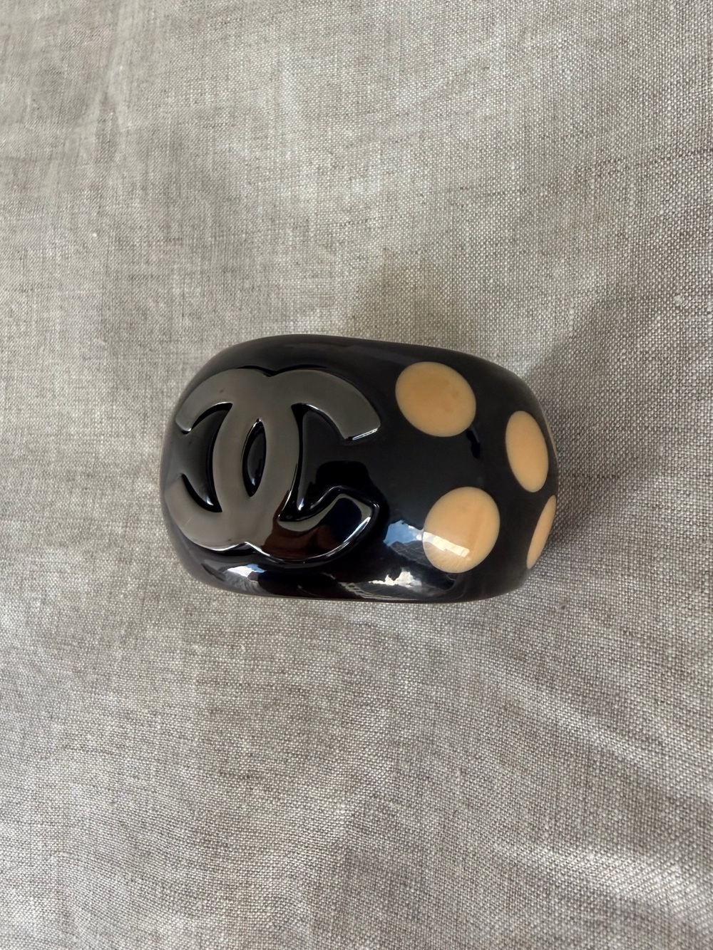 ✨CHANEL Black Resin Cuff with Beige Polka Dots🖤 - Picture 12 of 12